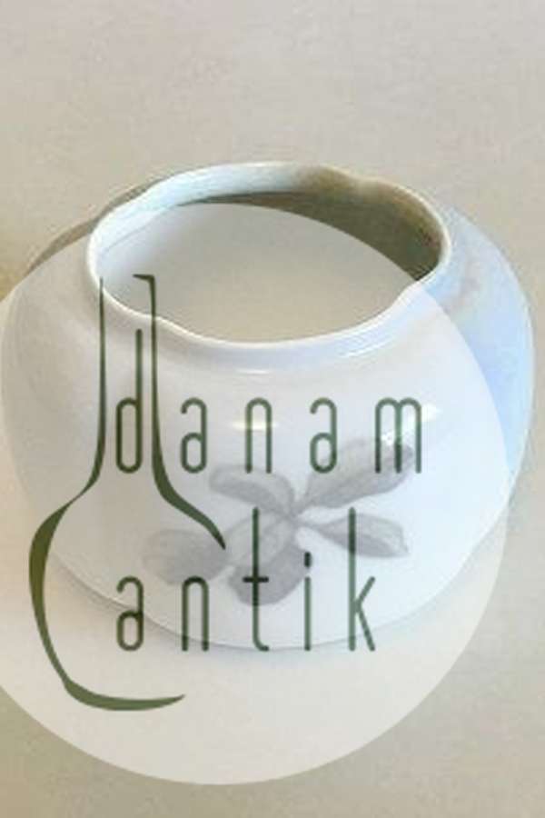 Royal Copenhagen Art Nouveau vase No 53/424 PMN