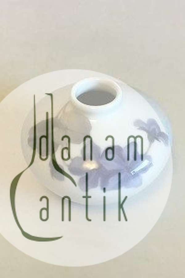 Royal Copenhagen Art Nouveau Lille vase No 765/392 PMB