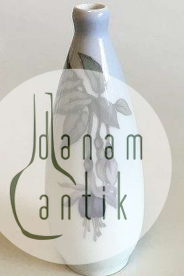 Royal Copenhagen Art Nouveau vase No 329/180 PMN