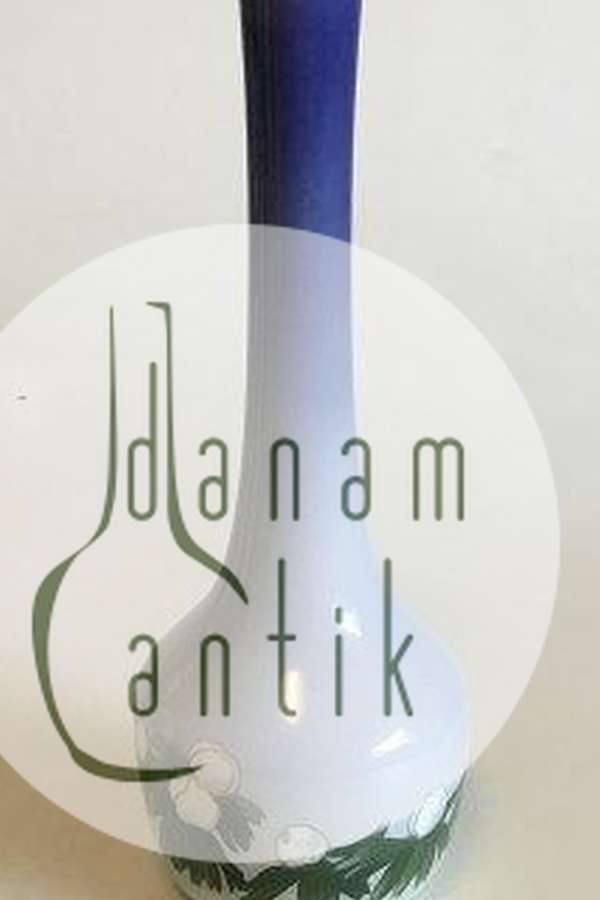 Royal Copenhagen Art Nouveau vase No 1319/132 PMN