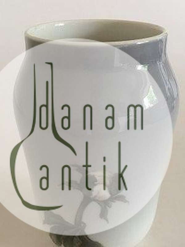 Royal Copenhagen Vase No 92/108 Motiv med Hvid Bonderose