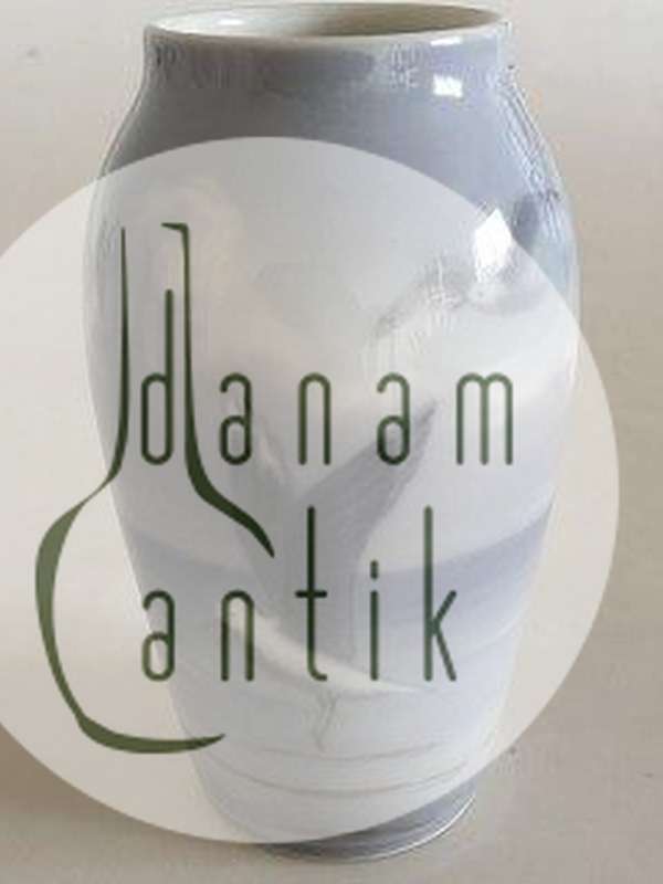 Royal Copenhagen Art Novueau Vase No 1138/88a