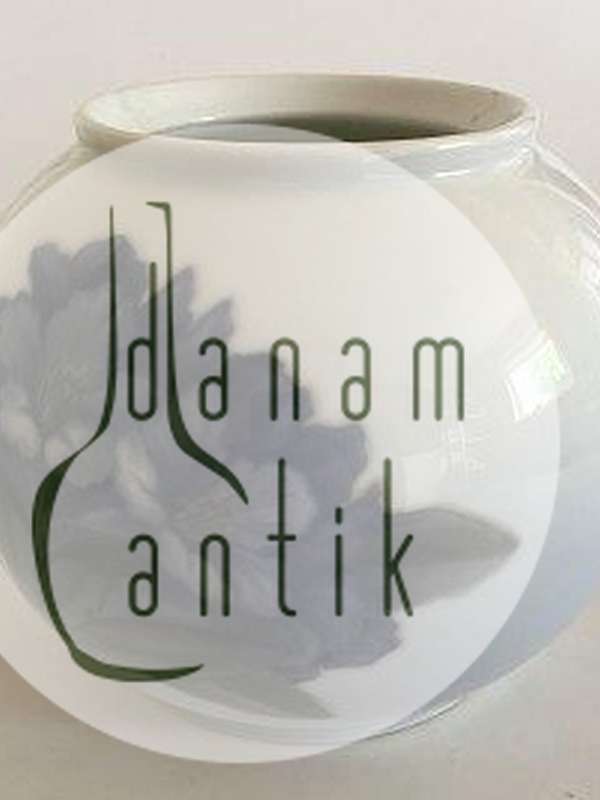 Royal Copenhagen Vase No 845/42B med Rhododendron Motiv