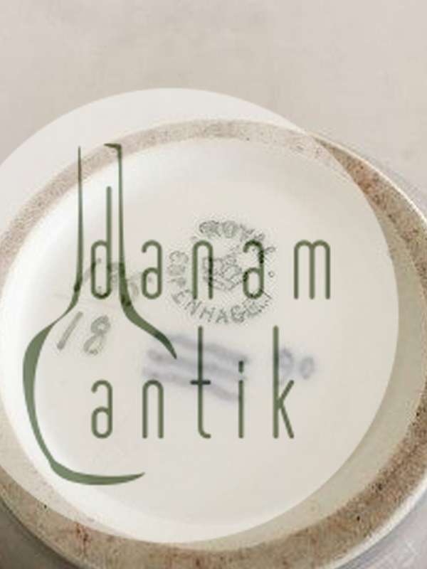 Royal Copenhagen Art Nouveau Vase med Lyserøde Blomster No 135/18