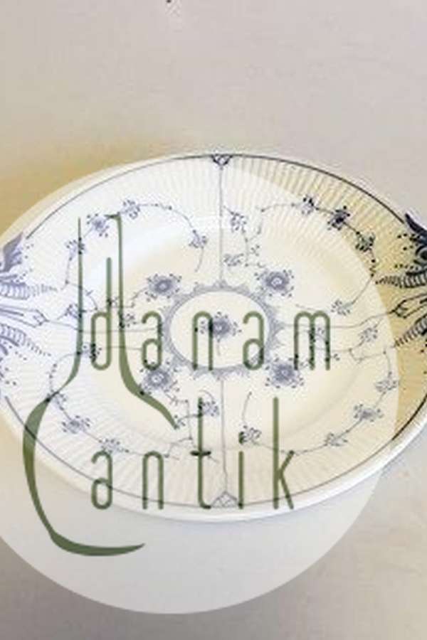 Royal Copenhagen Musselmalet Riflet Kagefad No 319