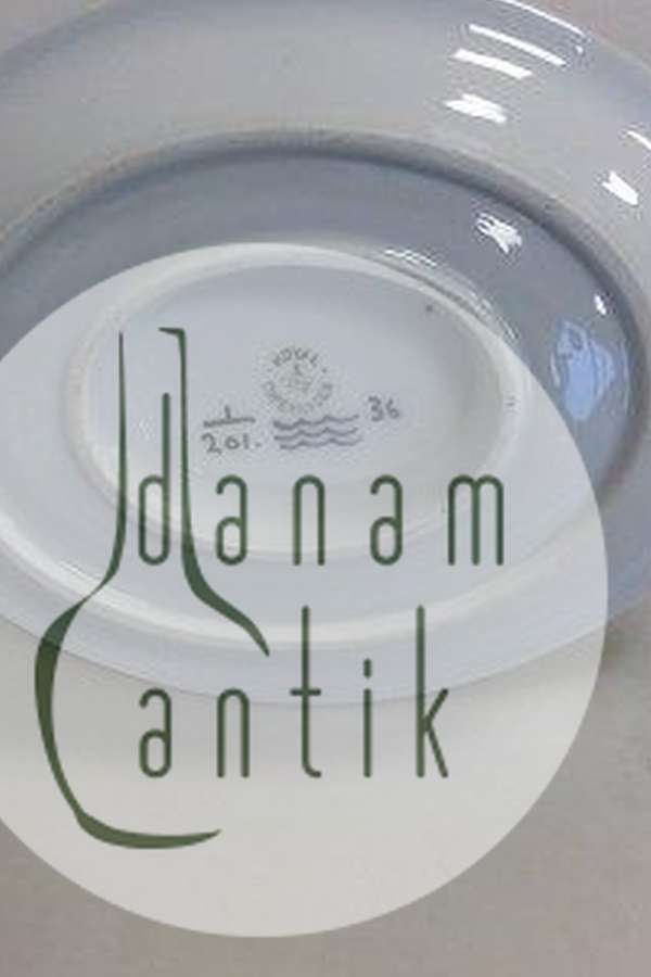 Royal Copenhagen Musselmalet Riflet Sovsekande med underskål No 201