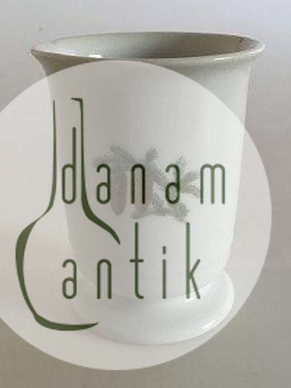 Royal Copenhagen Nisse Julestel Krus No 3/5436