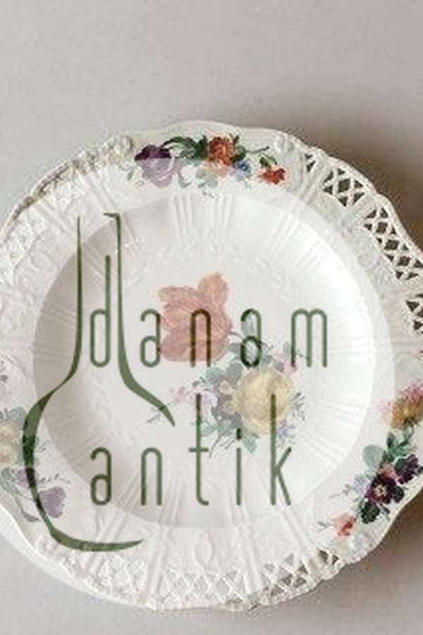 Royal Copenhagen Saksisk Blomst Middags-/Frugttallerken i luksusmodel med gennembrudt kant.