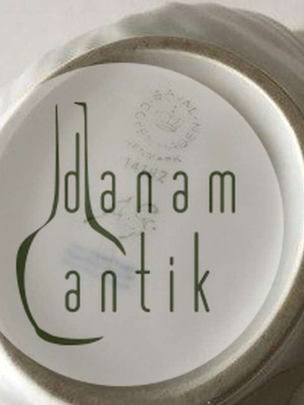 Royal Copenhagen  Hvid Konkylie Saucekande No 14192(563)