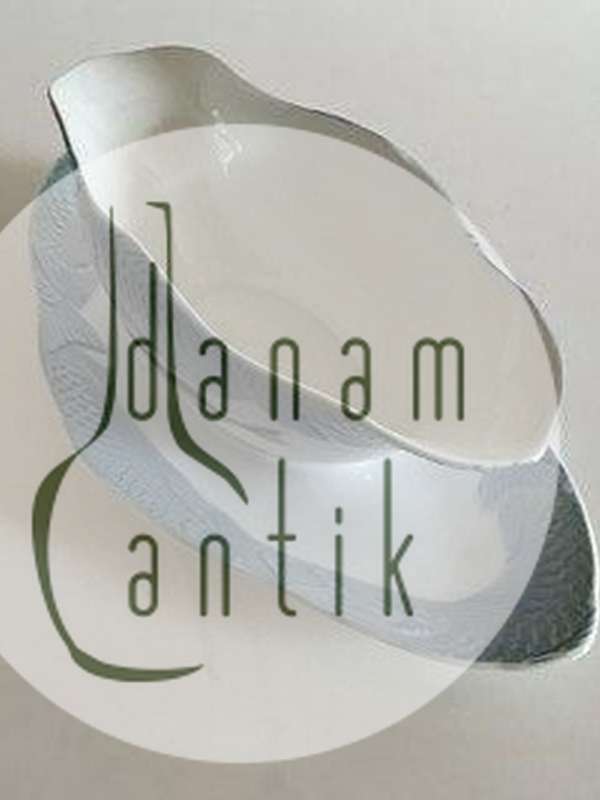 Royal Copenhagen Art Nouveau Gravy Boat with Fish border No 3003.