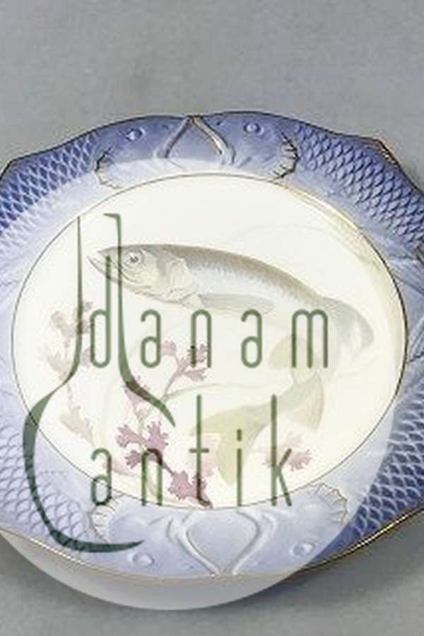 Royal Copenhagen Blue Fish Plate with Gold No 1212/3002.