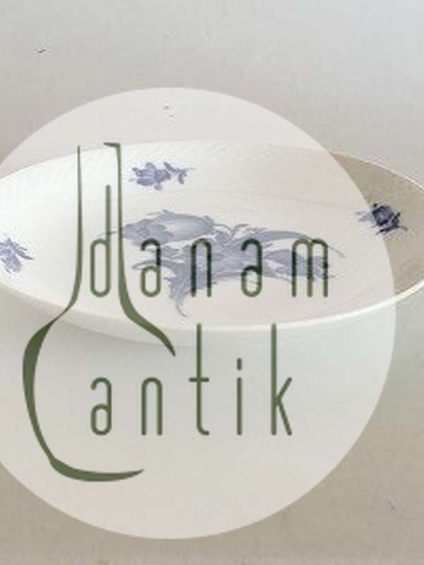 Royal Copenhagen Blå Blomst Flettet Rundt Fad No 8212