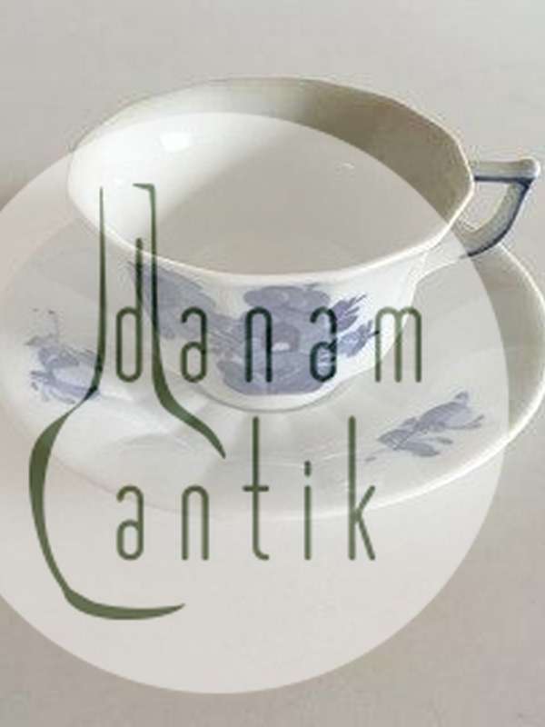 皇家哥本哈根蓝色花朵方形咖啡杯和碟子 No 8608