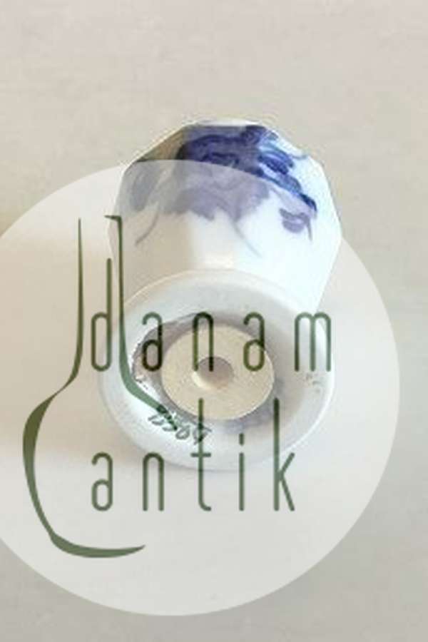 アンティーク　ロイヤルコペンハーゲン ドイツの名窯 ロイヤル・コペンハーゲンの アンティーク カップ