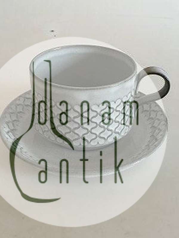 Bing Grondahl/Kronjyden炻器灰色堇菜咖啡杯和碟子No 305