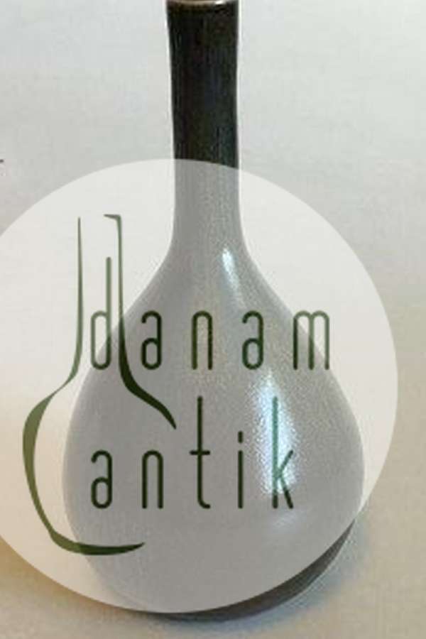 Bing & Grøndahl Stentøjsvase No 477. Designet af H. Busch Jensen