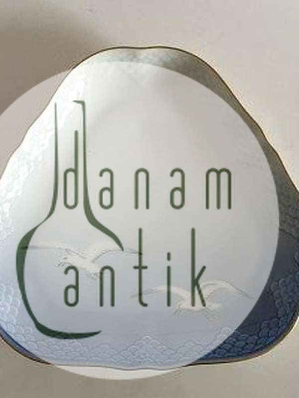 Bing & Grøndahl Måge med Guld Trekantet Fad No 40 / 354