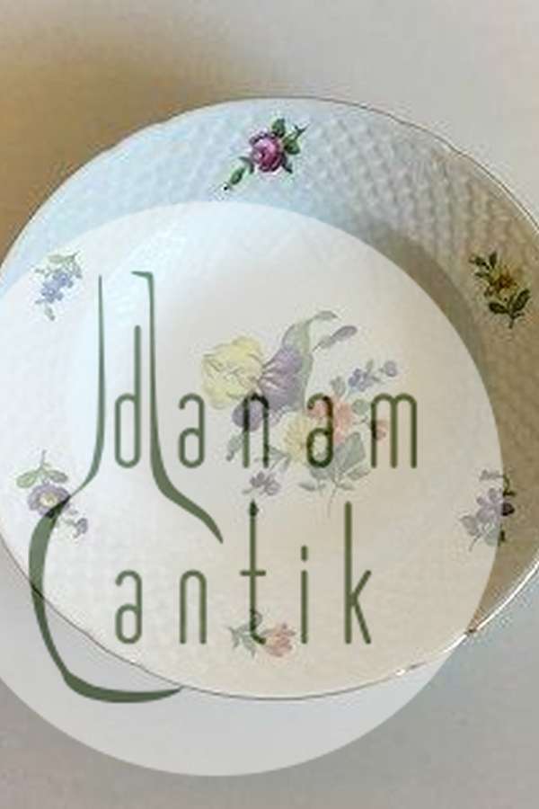 Bing & Grondahl Saxon Flower, White Deep Dessert Plate No 23