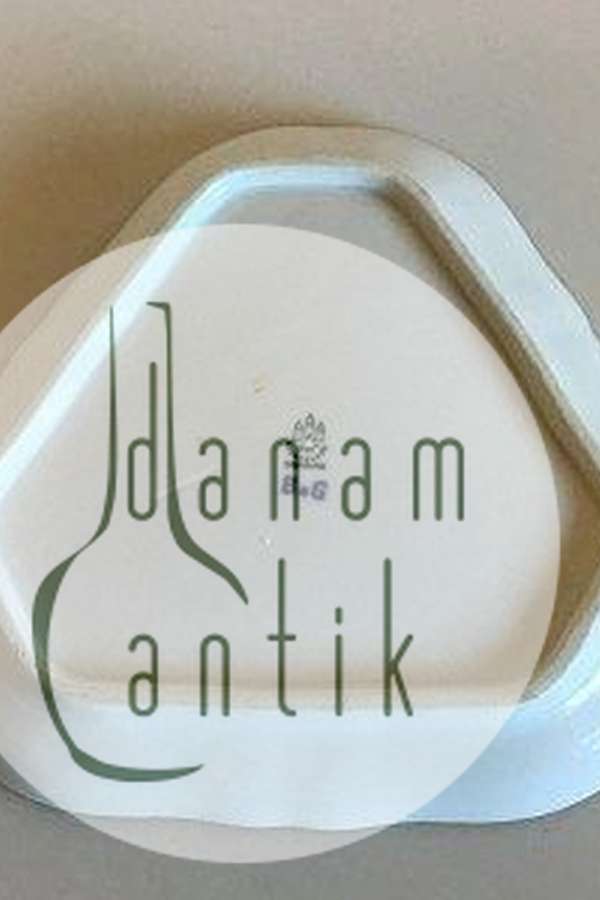 Bing & Grøndahl Saksisk Blomst, Håndmalet Trekantet kagefad