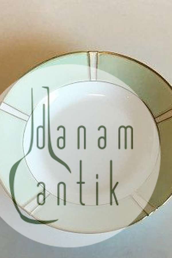 Bing & Grøndahl Desserttallerken No 23 Stel med grøn dekoration med guld på form 507(Herregaard)