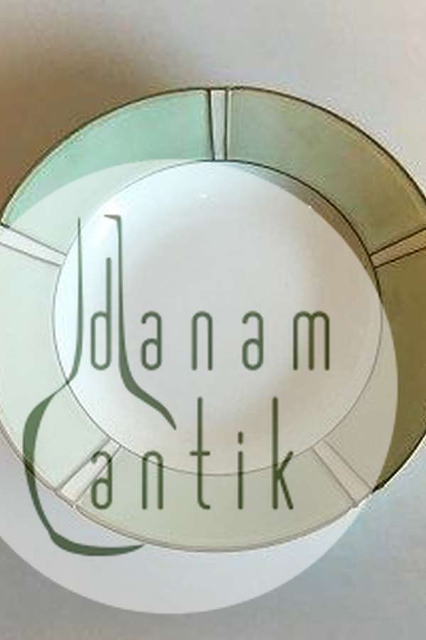 Bing & Grøndahl Dyb Tallerken No 22 Stel med grøn dekoration med guld på form 507(Herregaard)  Dyb Tallerken No 22