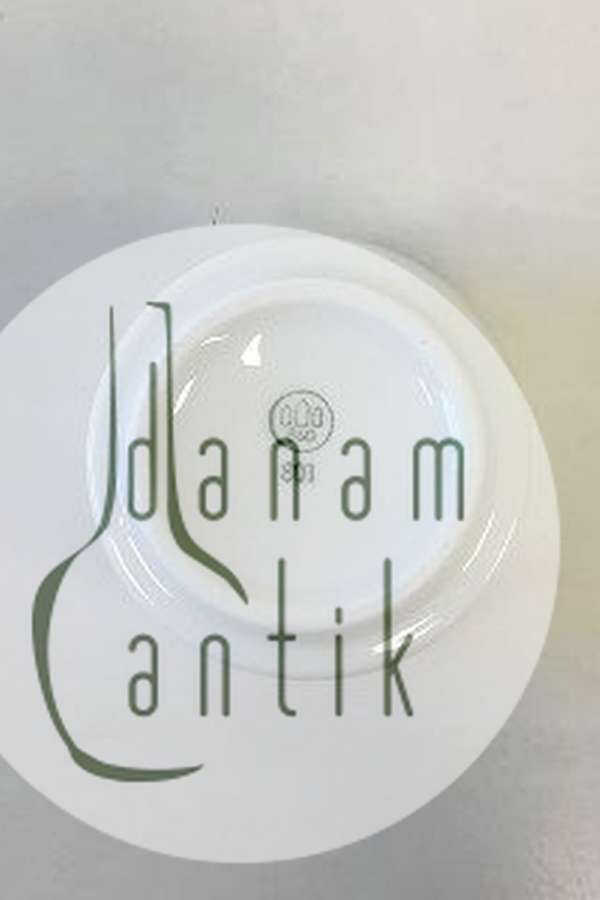 Bing & Grondahl Hank Creamer No 801. Designed by Erik Magnussen