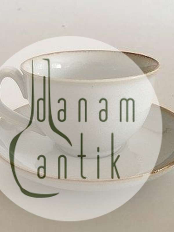 Bing Grondahl 釉面石器 "Coppelia "咖啡杯与碟子 No 305