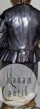 Kongelig Porcelæn Overglasur Figur Amager mand 12100