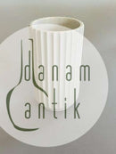 Lyngby Vase. Hvid rillede facon 12cm