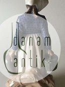 Royal Copenhagen Figur Pige med Frokost No 815