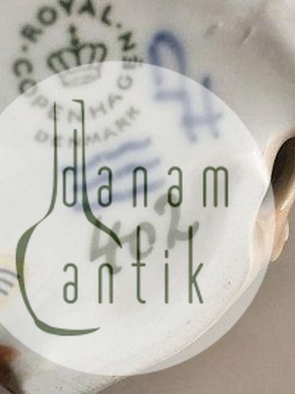 Royal Copenhagen Figur af To Duer No 402