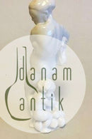 Bing & Grøndahl Blanc de Chine Figur af Stående kvinde med grøntsager No 4031