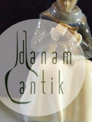 Royal Copenhagen Figur Strikkende Amagerpige No. 1317