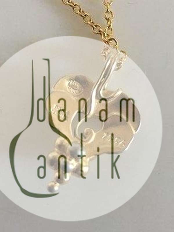 Georg Jensen Forgyldt Sterling Sølv 1996 Årshalskæde med Druevedhæng og lille perle.