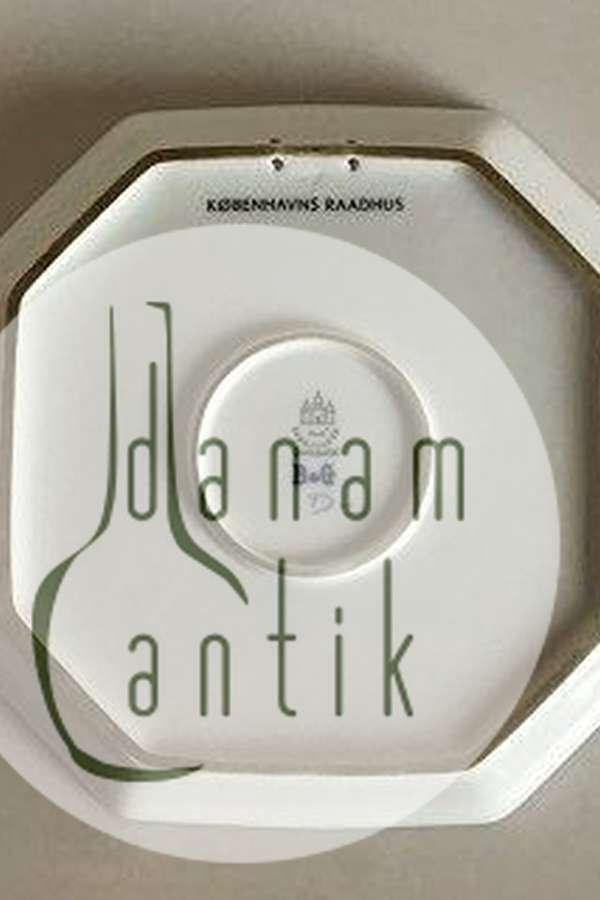 Bing og Grøndahl Alfabet Platte Københavns Rådhus. Designet i 1933-1934 af Ove Larsen