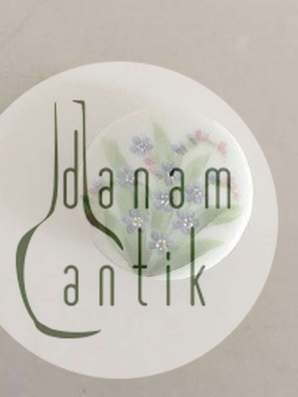 Royal Copenhagen Porcelænsknap med Håndmalet Blomstermotiv