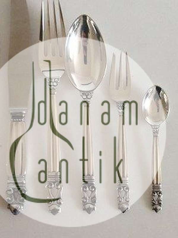 Georg Jensen Acorn Sterling Silver Flatware set for persons 42 piece