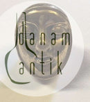 ジェーンがデザインした真鍮製のリング？