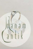 Guldring i 8 K med hvid safir