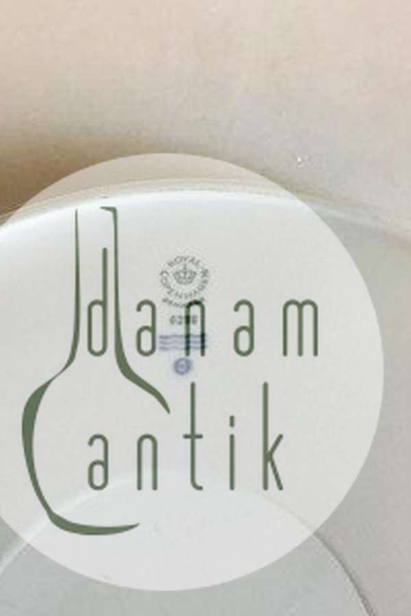 Royal Copenhagen Hvidpot Fad No 6298