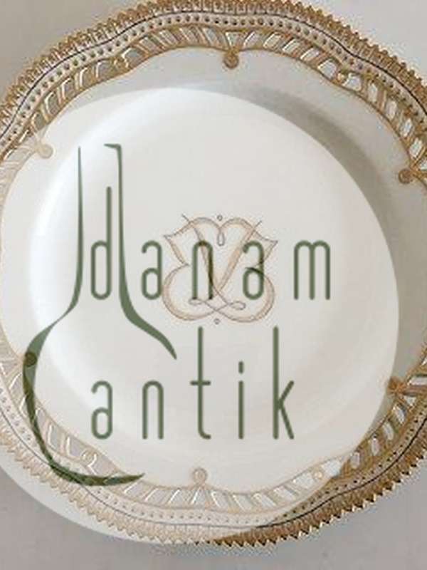 Royal Copenhagen Flora Danica Tallerken med Gennembrudt Kant og Våbenskjold