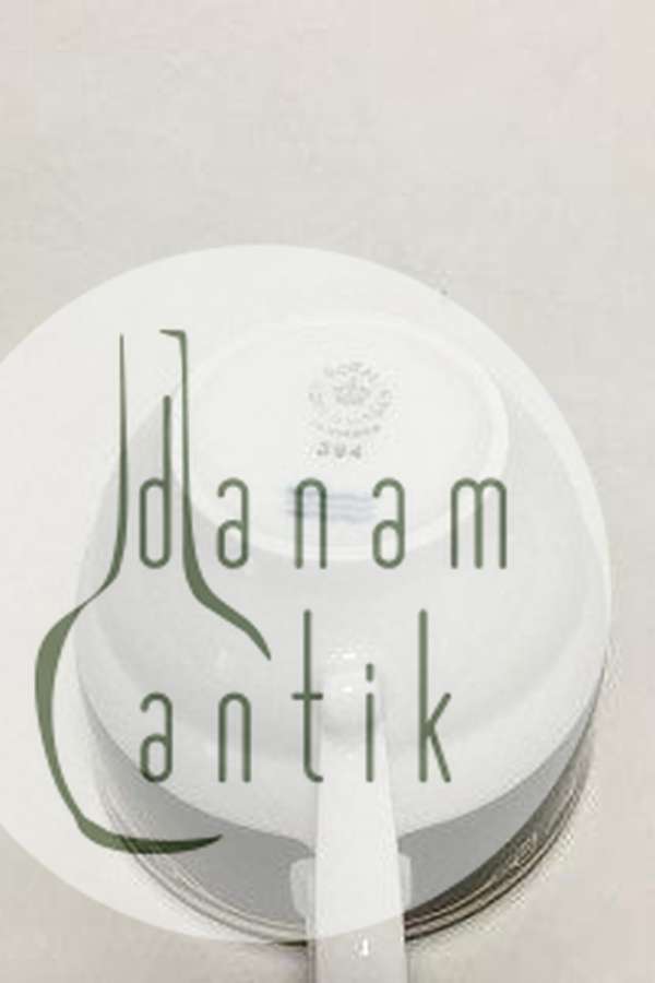 Royal Copenhagen Magnolia Sort Flødekande no 394