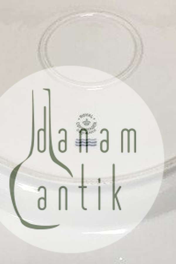 Royal Copenhagen Hvid Flora Danica Perlestel Rundt fad No 3524