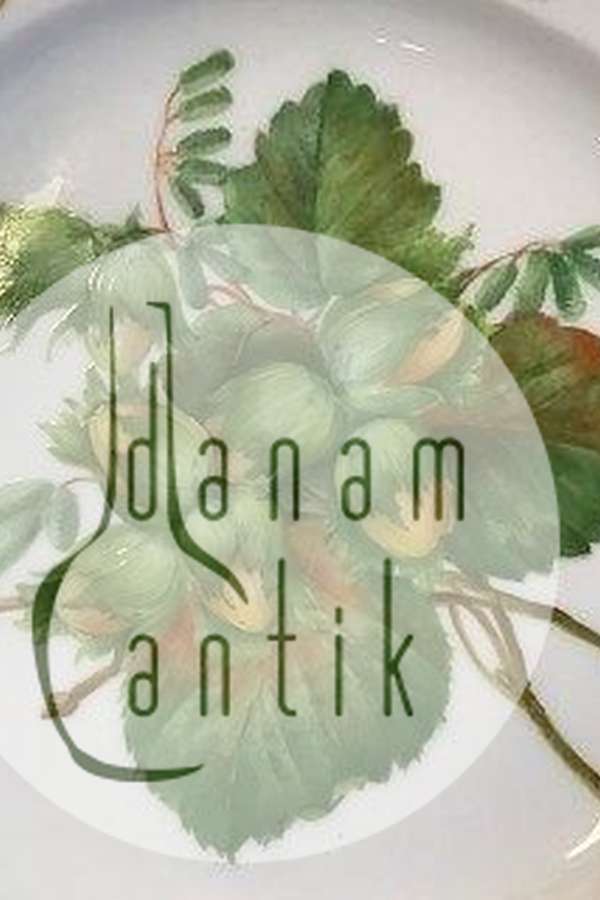 Royal Copenhagen Flora Danica Frugttallerken No 429/3584.