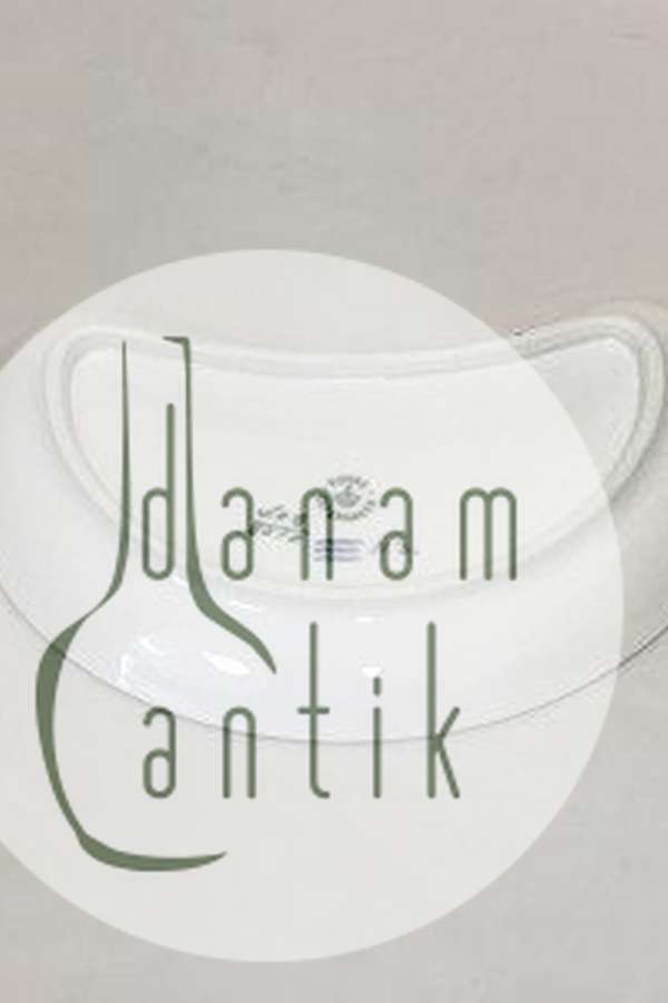 Royal Copenhagen Rosenknop Halvmåneformet fad No 8010