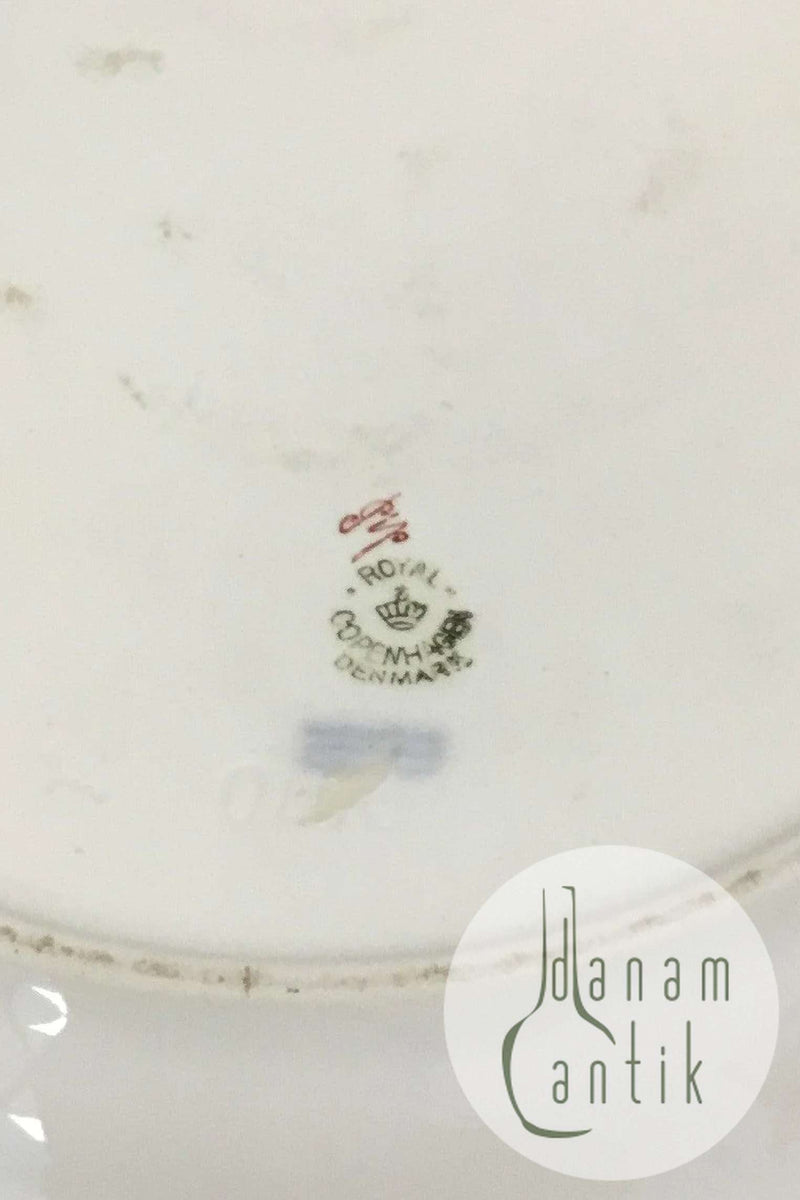 Royal Copenhagen Bellis og Følfod Ovalt fad No 9009