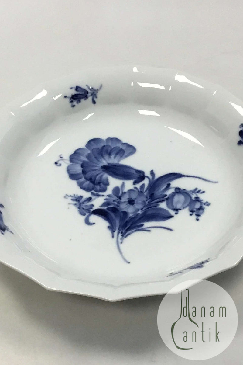 Royal Copenhagen Blå Blomst Kantet flad skål no 8529