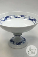 皇家哥本哈根玫瑰花蕾碗，脚踏8064号。尺寸为21厘米/8.27英寸，状态良好。