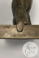 Tinos Bronzefigur/Bogstøtte af knælende kvinde