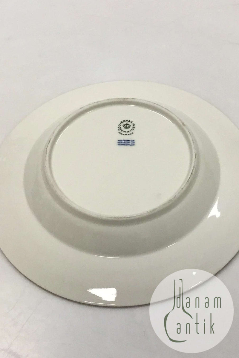 Royal Copenhagen Smooth Cream-colored Pattern Deep Plate No 9587